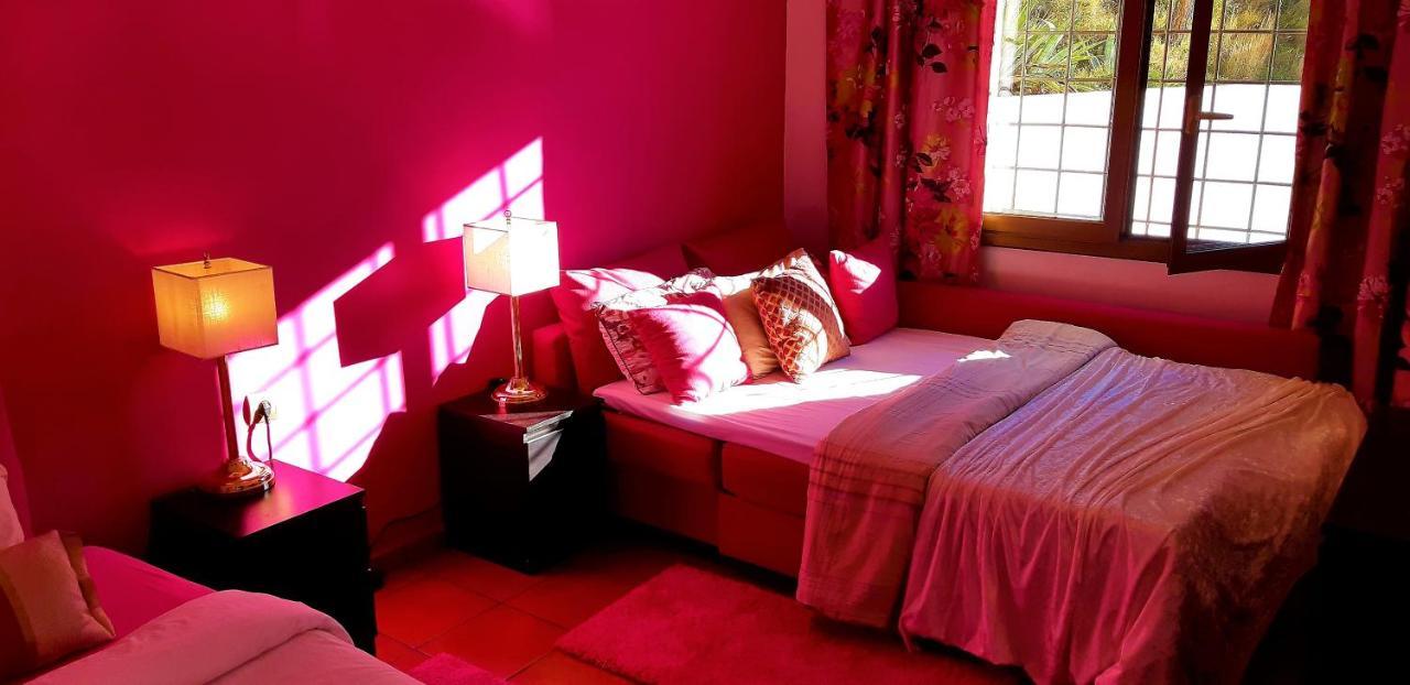 Ashram Villa Sunshine Sitges Extérieur photo