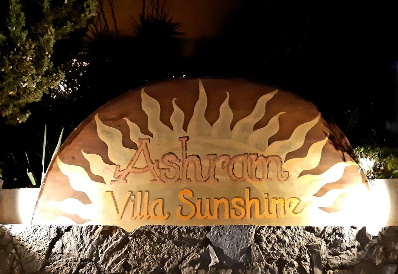 Ashram Villa Sunshine Sitges Extérieur photo
