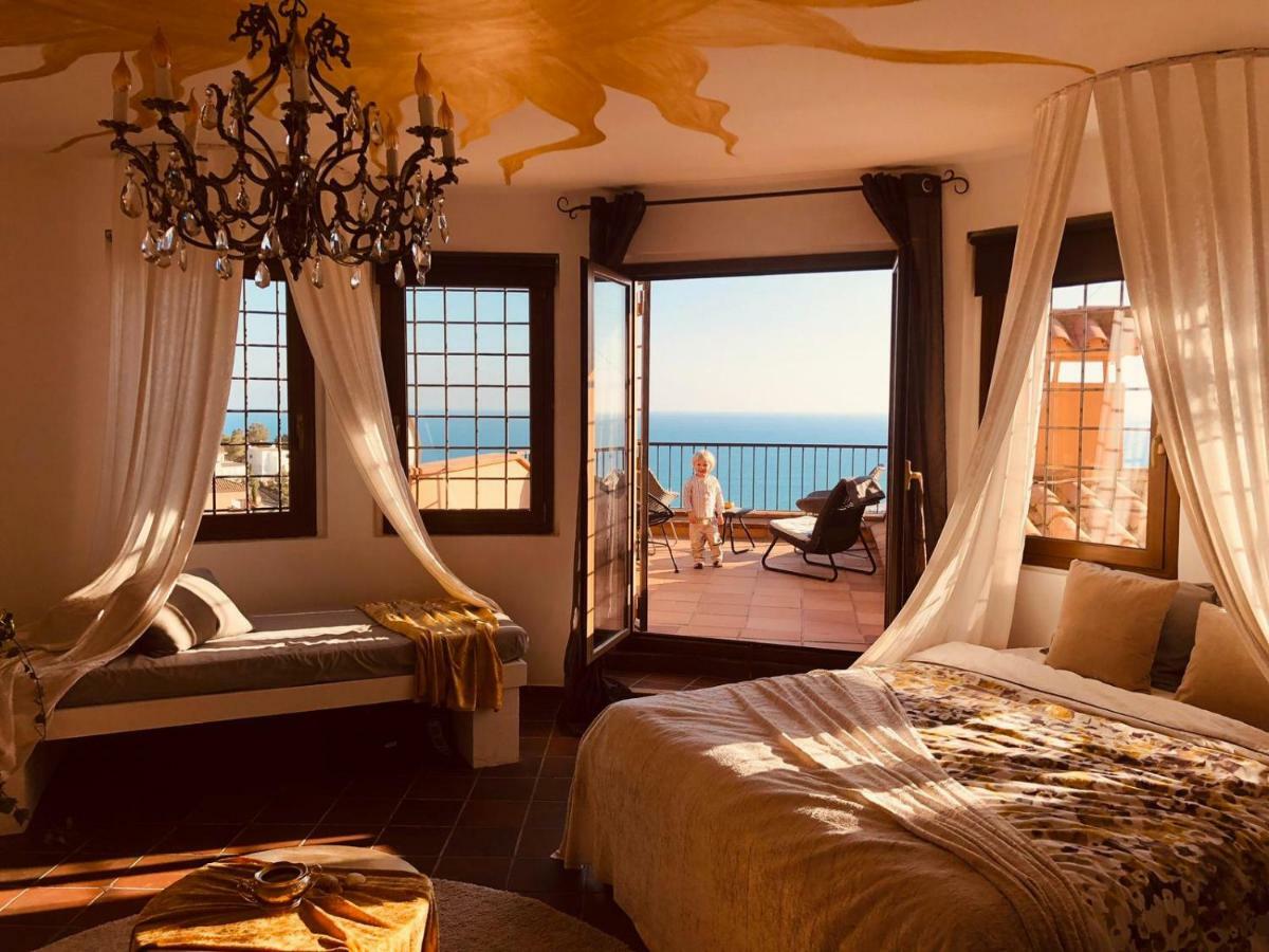 Ashram Villa Sunshine Sitges Extérieur photo