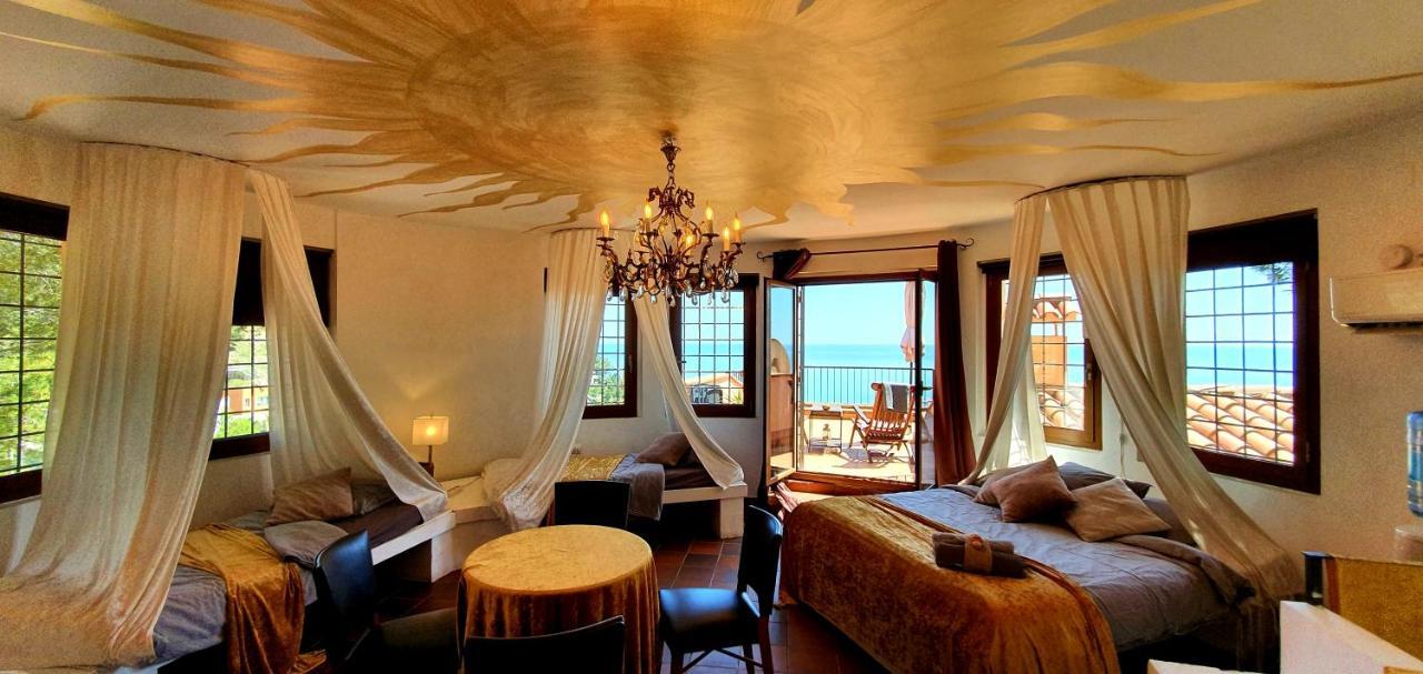 Ashram Villa Sunshine Sitges Extérieur photo